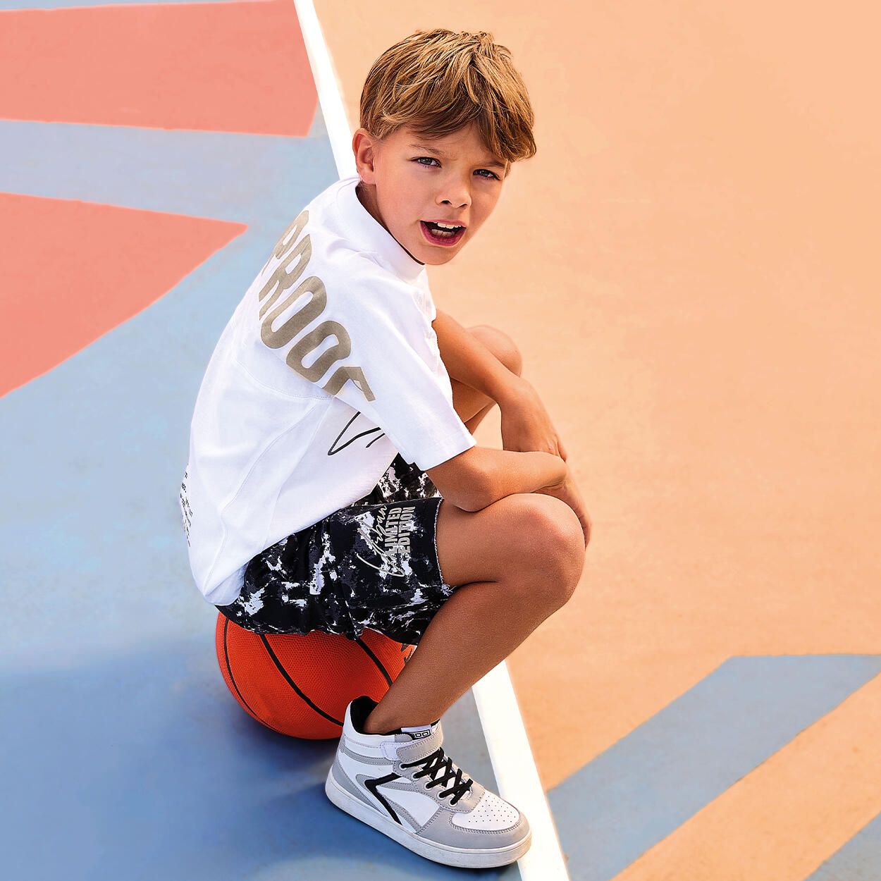 LET'S PLAY TOGETHER