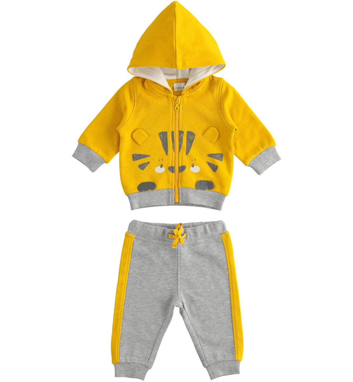 jogging tracksuit