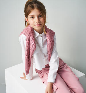 Cropped girl's shirt