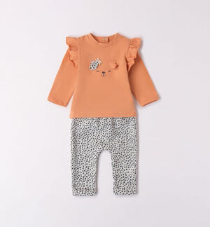 Girl's outfit with ruffles