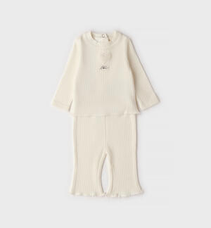 Completo bimba neonata