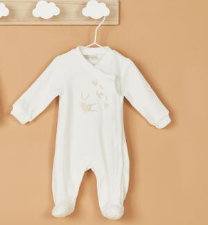 Kitten design sleepsuit